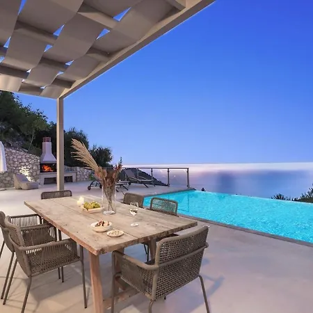 וילה Owls Secret By Drymon