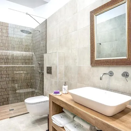 וילה Owls Secret By Drymon