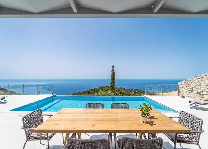 Owls Secret By Villa Drymon